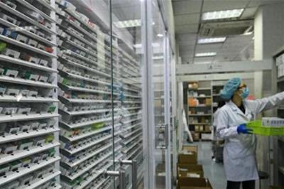 資料圖:自動(dòng)分藥系統(tǒng)(圖文無(wú)關(guān))中新社記者 佟郁 攝